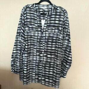 Calvin Klein Woman Black and White Button Down Shirt with Tab Long Sleeve 2X